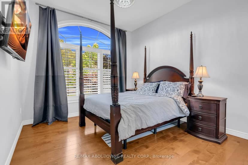 71 Newport Lane — photo 23 of 40