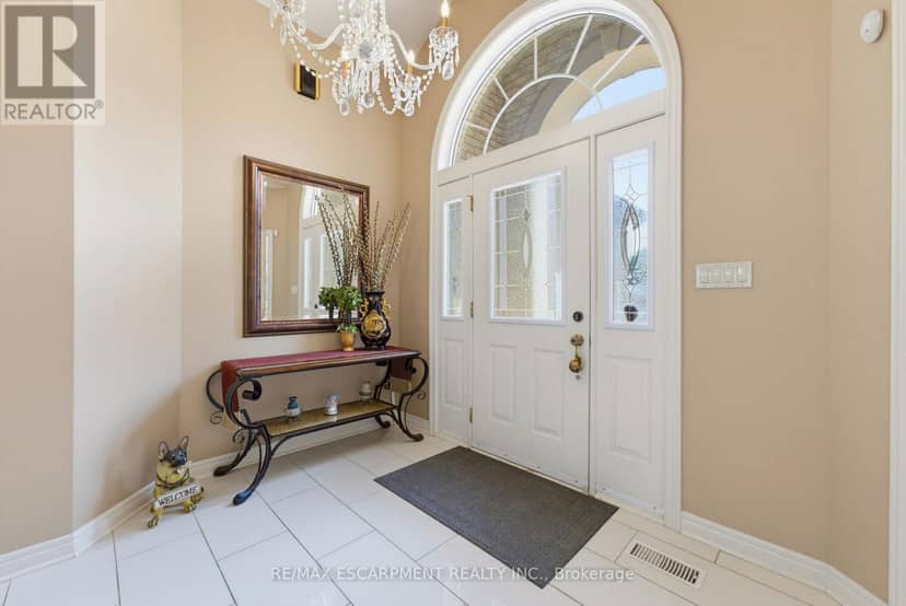 4188 Victoria Avenue — photo 10 of 40