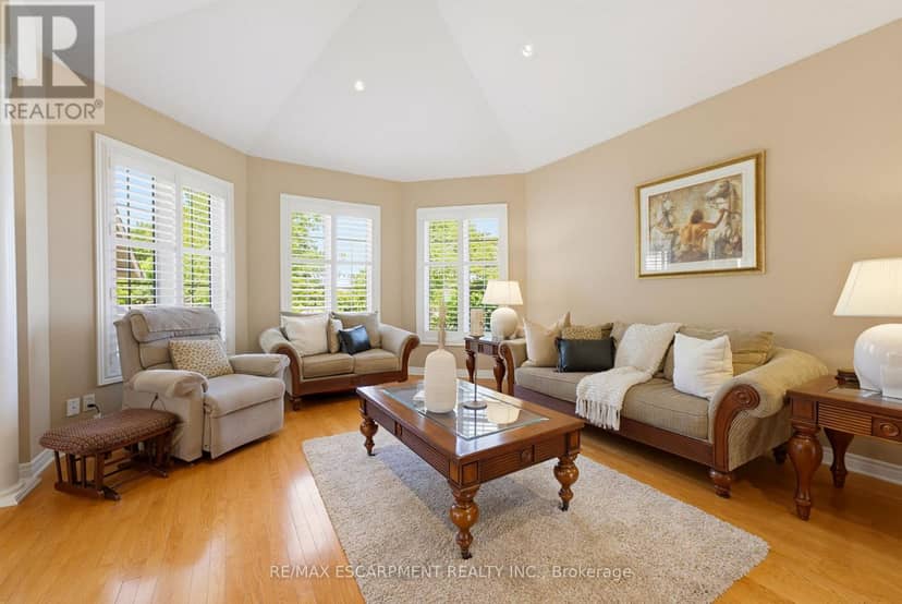 4188 Victoria Avenue — photo 16 of 40
