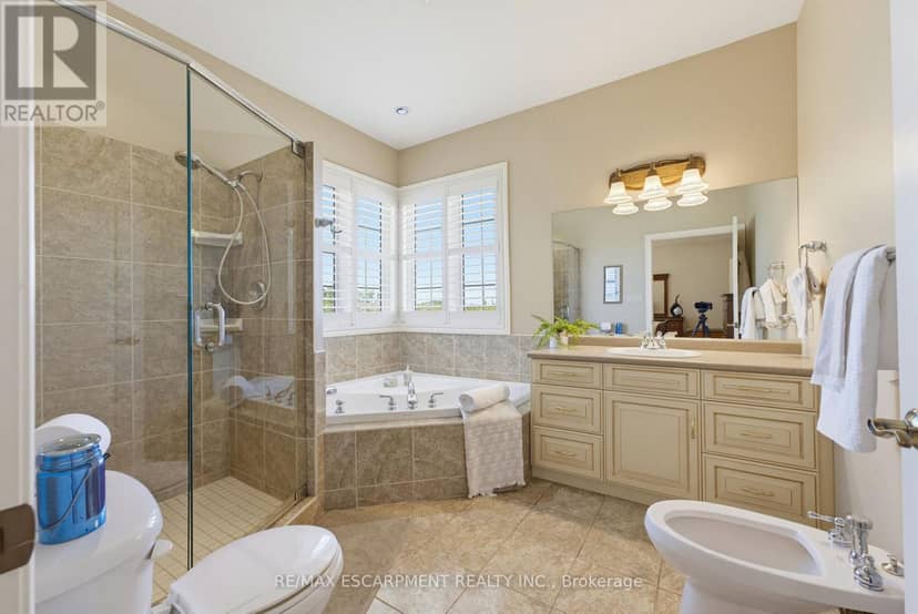 4188 Victoria Avenue — photo 28 of 40