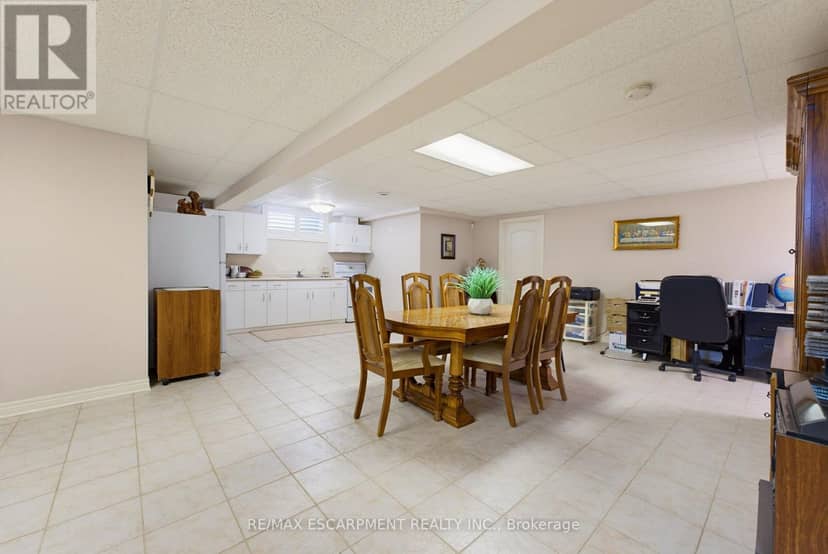 4188 Victoria Avenue — photo 34 of 40
