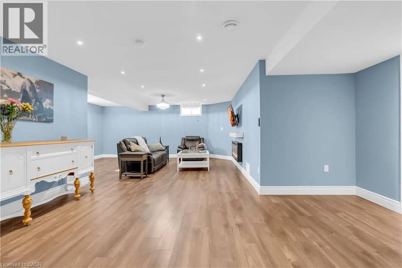 71 NEWPORT Lane — photo 31 of 40
