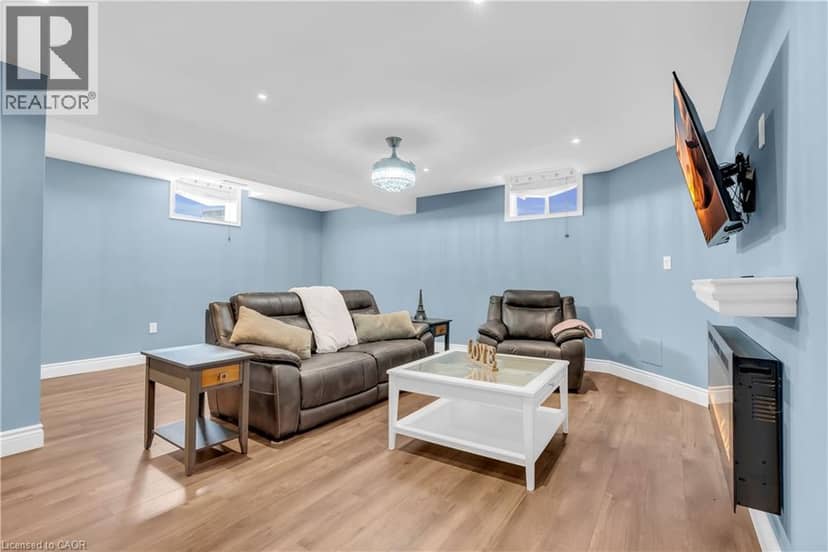 71 NEWPORT Lane — photo 33 of 40