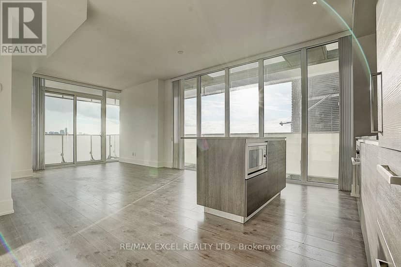 2201 - 200 Bloor Street W — photo 10 of 37