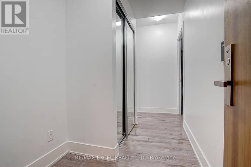 2201 - 200 Bloor Street W — photo 13 of 37