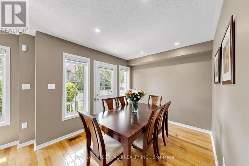 41 Prince Charles Way — photo 11 of 22