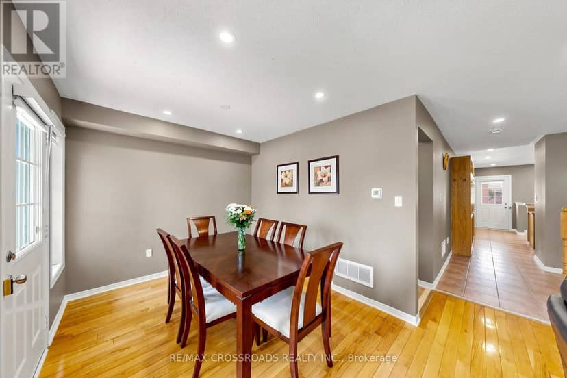 41 Prince Charles Way — photo 12 of 22