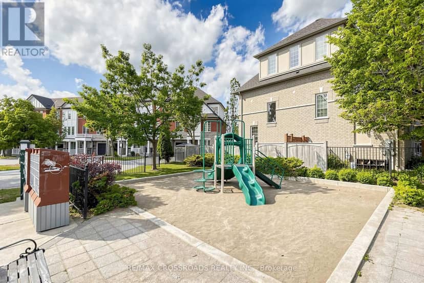 41 Prince Charles Way — photo 22 of 22