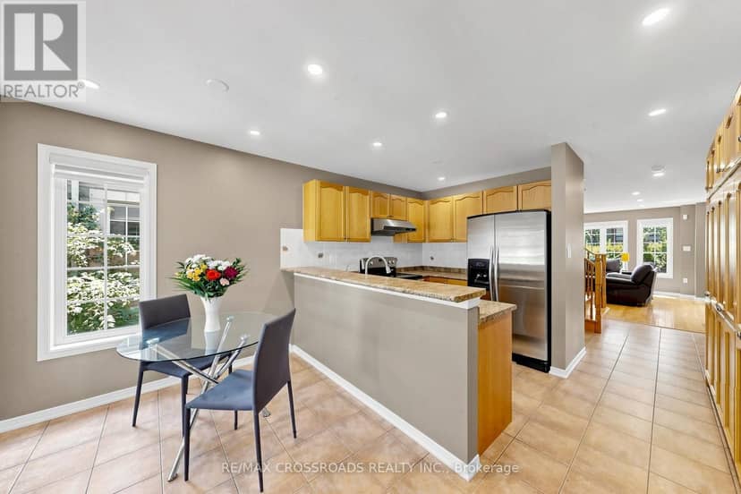 41 Prince Charles Way — photo 5 of 22