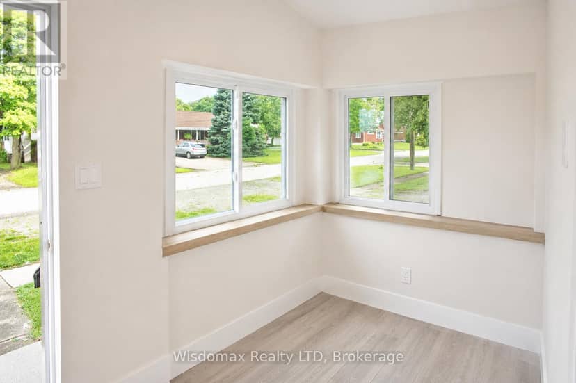 110 Queen Street S, Thorold, photo 3