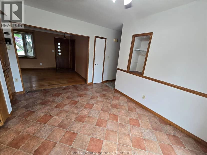 83 Holland Avenue — photo 14 of 40