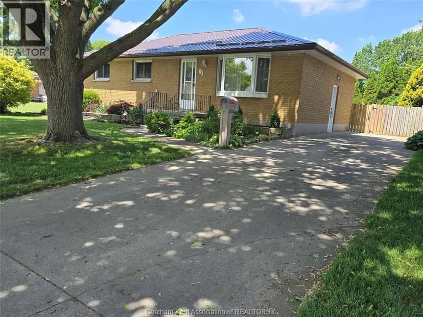 83 Holland Avenue — photo 5 of 40