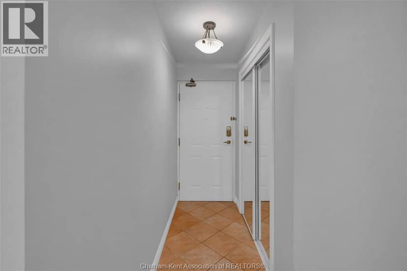 10 Van Allen AVENUE Unit# 201 — photo 10 of 40