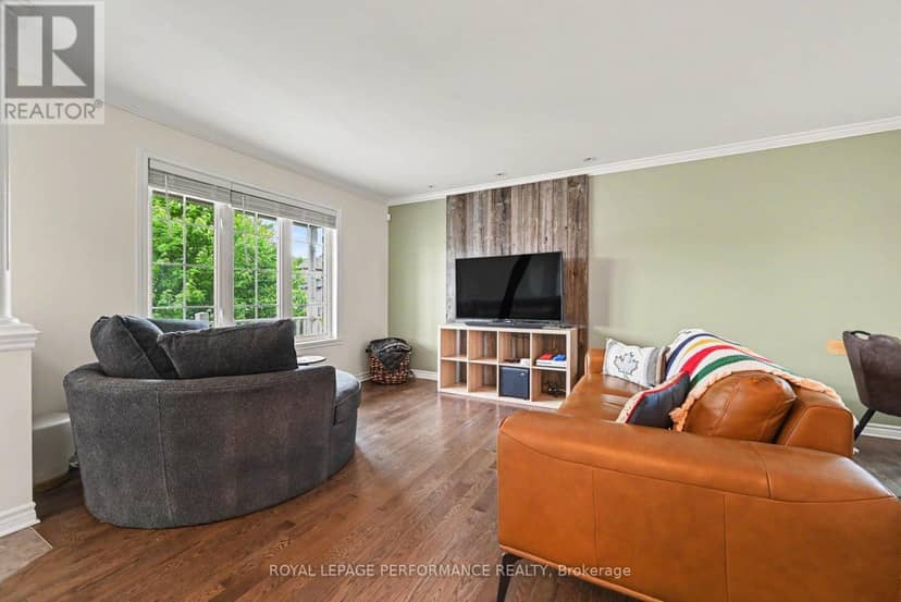 71 Mayer Street — photo 5 of 40