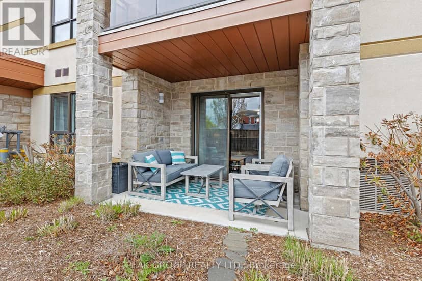 106 - 26 Wellington Street — photo 10 of 12