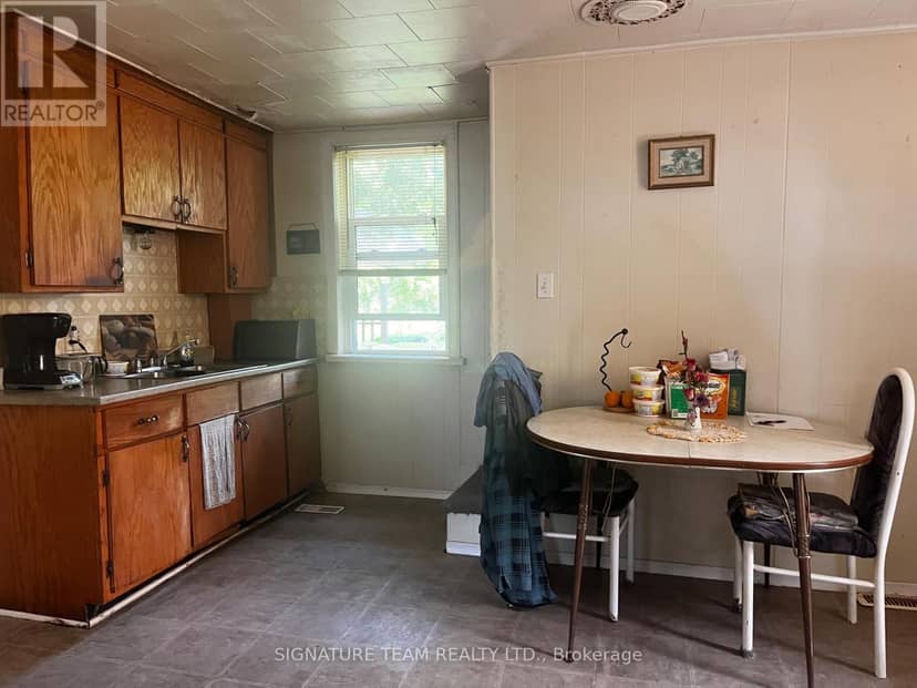 207 Jane Street — photo 9 of 10