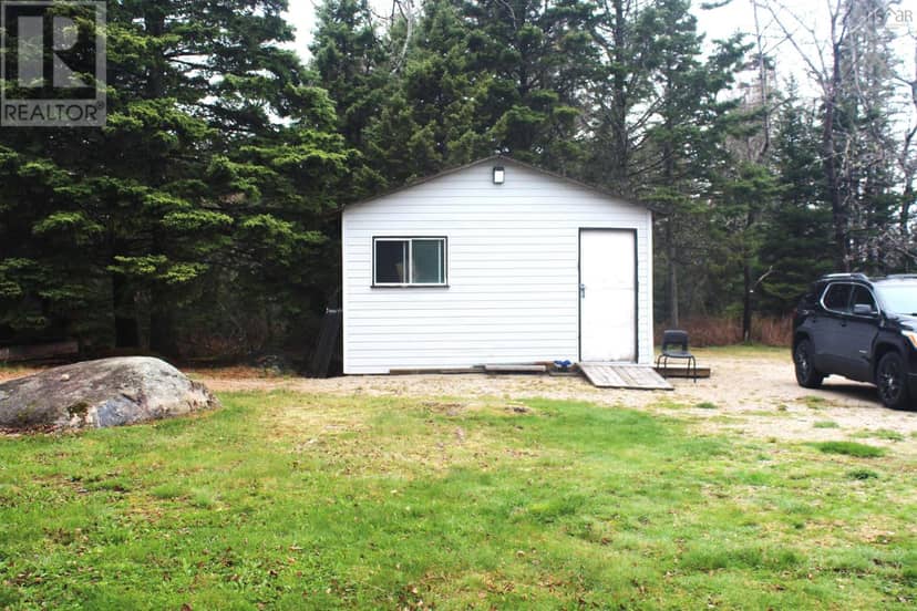 9916 St Margarets Bay Road — photo 24 of 40