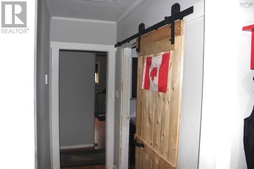 9916 St Margarets Bay Road — photo 8 of 40