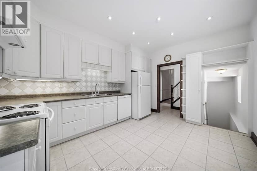265 MACNAB STREET North — photo 12 of 34
