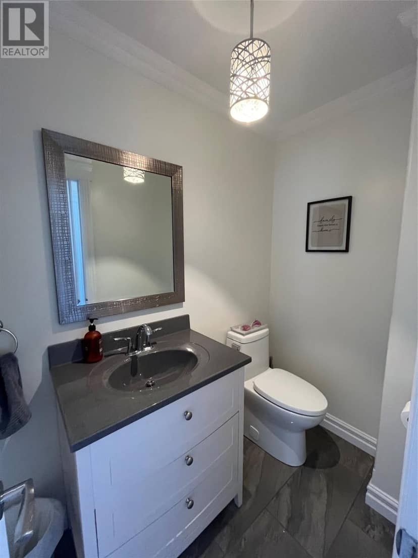 237 John Cabot Drive — photo 10 of 39