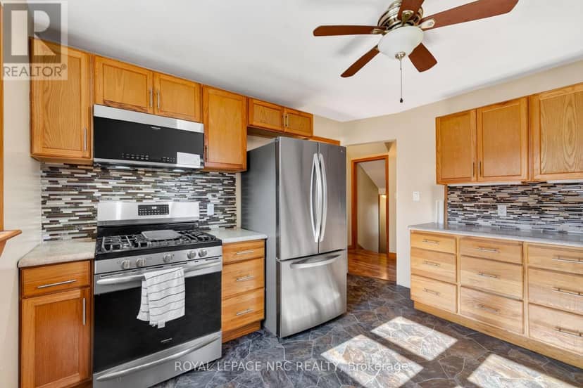 239 Phipps Street — photo 11 of 40