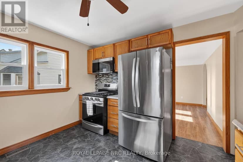 239 Phipps Street — photo 12 of 40