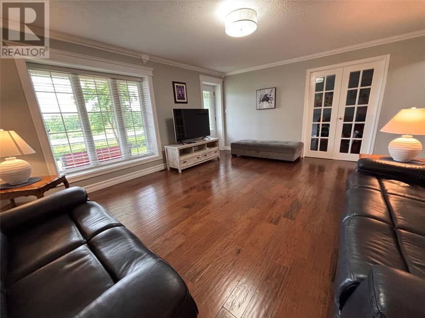 10 Riverbank Road — photo 16 of 30