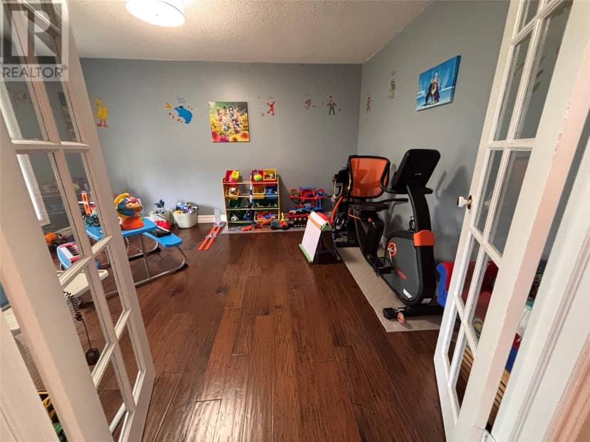 10 Riverbank Road — photo 17 of 30