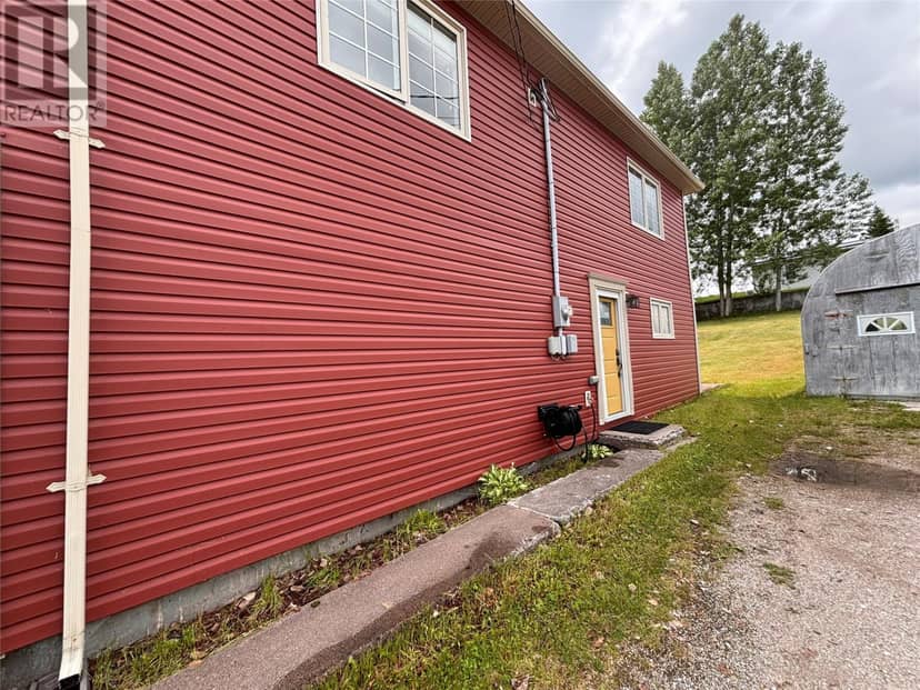 10 Riverbank Road, Deer Lake, photo 2