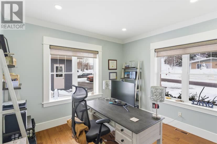 28 Church Road, Botwood, photo 4