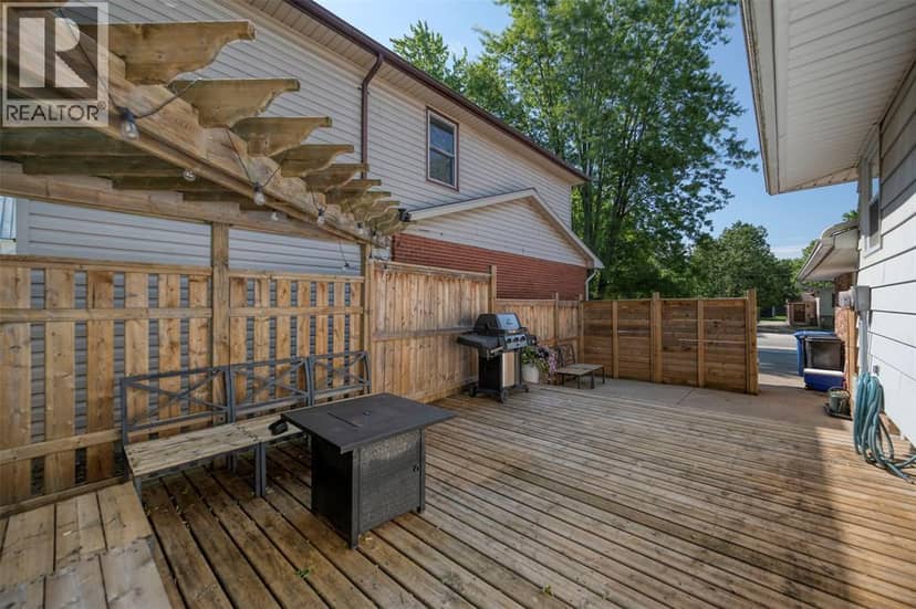 565 Plympton Street — photo 25 of 35