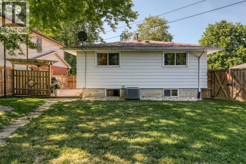 565 Plympton Street — photo 33 of 35