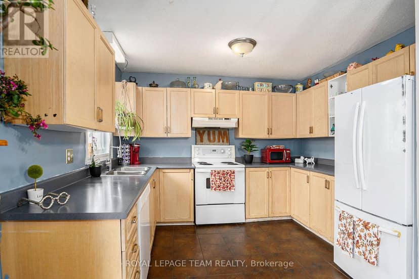 4 Black Walnut Road — photo 15 of 40