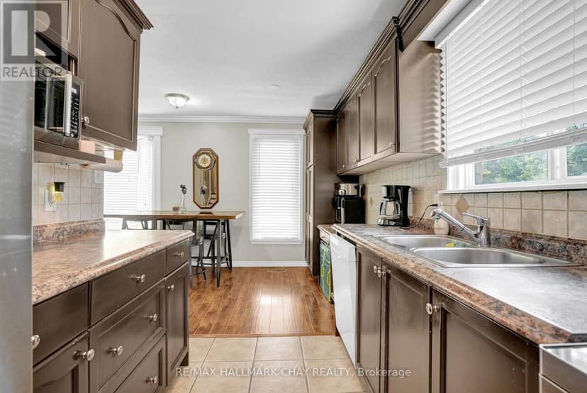 16 Austen Lane — photo 2 of 35