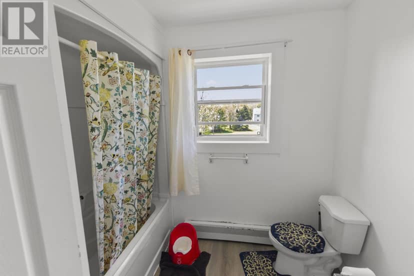 609-611 Queen Street — photo 10 of 28