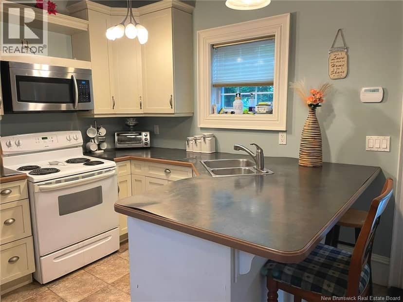 105 Gordon Street — photo 3 of 29