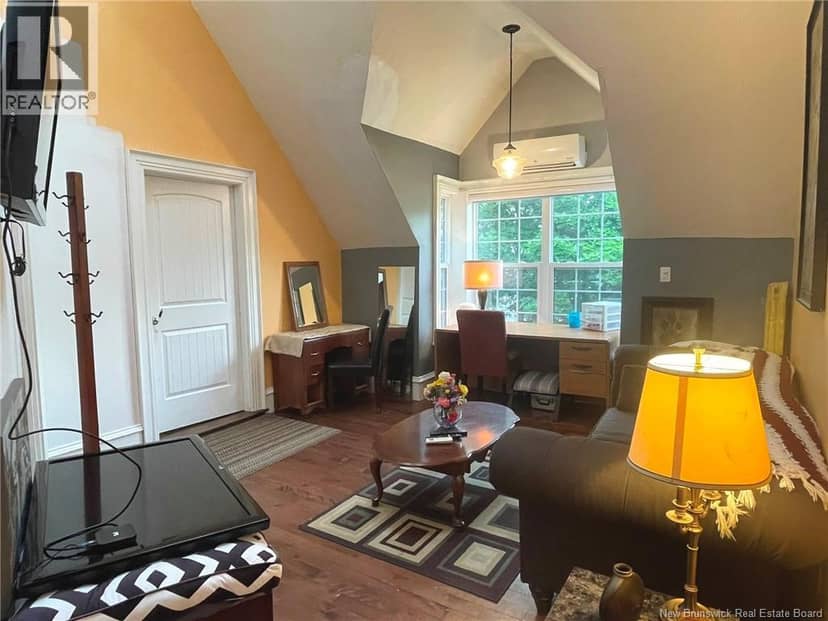 105 Gordon Street — photo 7 of 29