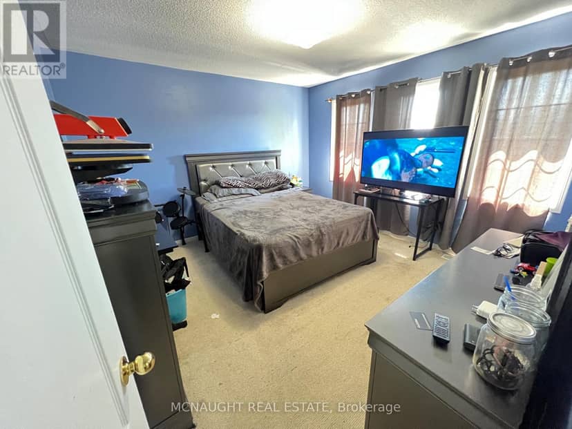 117 Crown Victoria Drive — photo 20 of 35