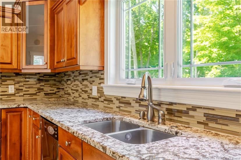 15 Gervais Court — photo 7 of 40