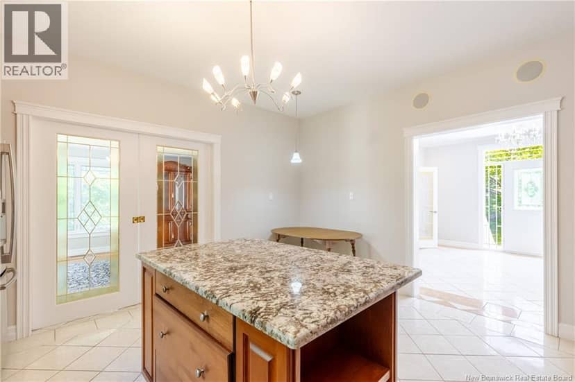 15 Gervais Court — photo 8 of 40