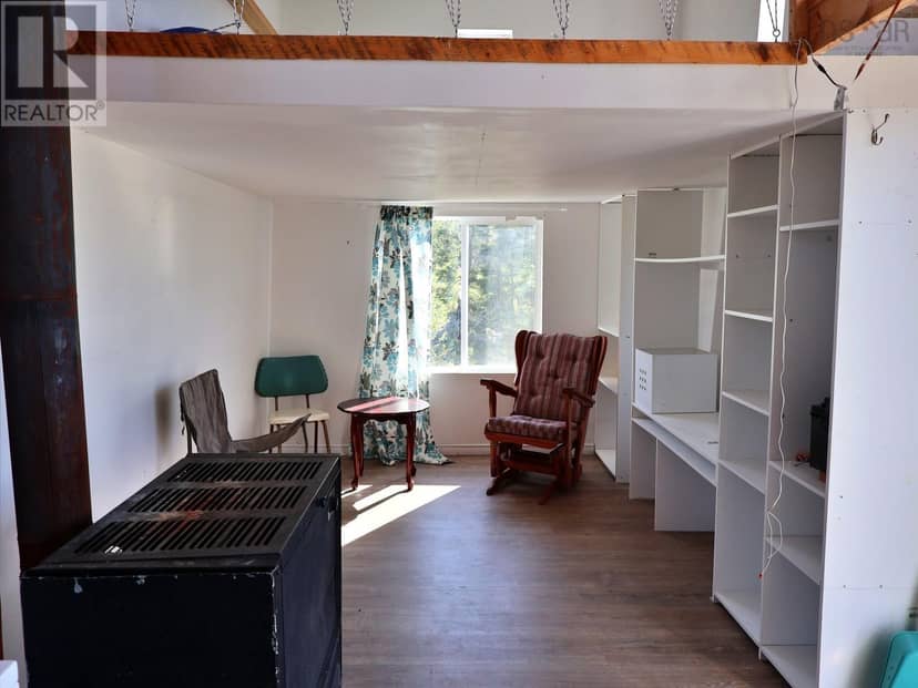 9054 East Bay Highway — photo 12 of 40