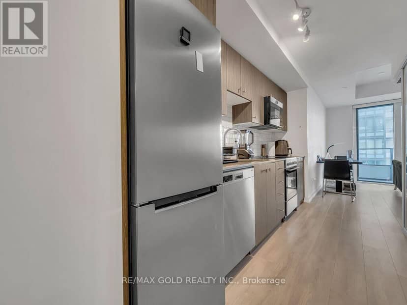 1405 - 5 Wellington Street — photo 26 of 40