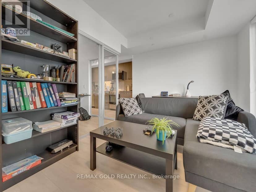 1405 - 5 Wellington Street — photo 35 of 40