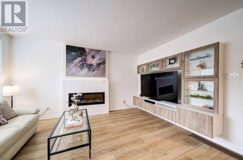 60 Barr Street — photo 17 of 40
