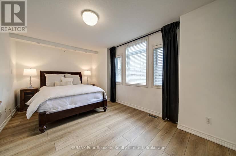 60 Barr Street — photo 24 of 40