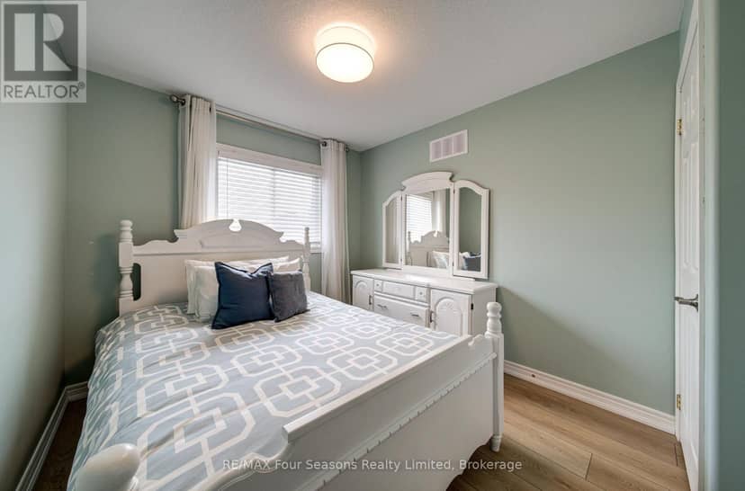 60 Barr Street — photo 32 of 40