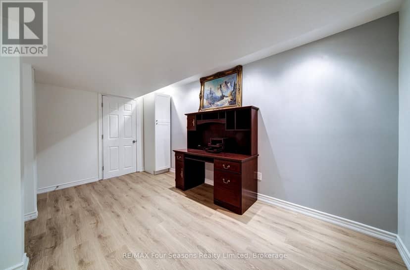 60 Barr Street — photo 34 of 40