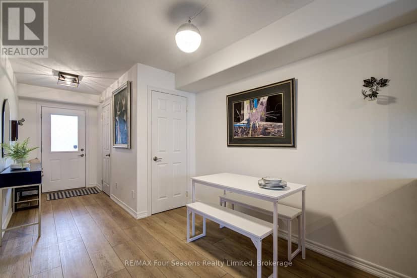 60 Barr Street — photo 8 of 40