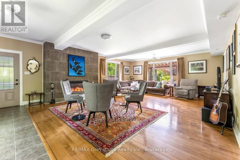 424 Huron Road — photo 12 of 40