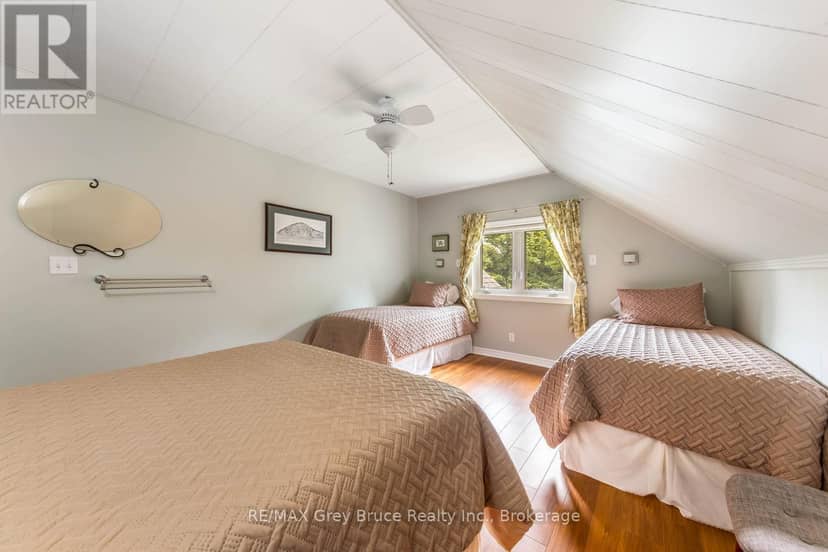 424 Huron Road — photo 32 of 40